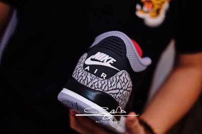 你肯定不会亏！ AJ3黑水泥2018复刻版会涨潮牌汇潮牌网价吗 AJ3黑水泥2018复刻版相对于原价在发售后肯定会涨价（AJ3黑水泥2018复刻版值得买吗 会涨价 AJ3黑水泥为什么这么贵）