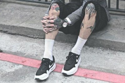 它代表着Asics K潮牌品牌ayano系列的一个开端（有哪些好看值得入手的复古运动鞋 2017复古运动鞋推荐）