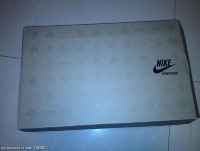二是因为这个潮牌鞋确实好看！ （NIKE银河喷开箱图 耐克银河喷细节赏析）