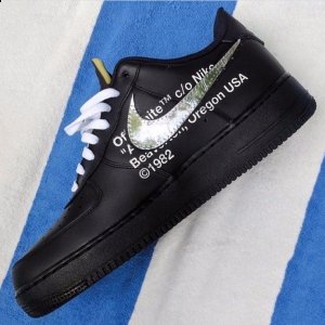 很大程度上代表了潮牌汇潮牌网 2017 年的最强设计力量（OFF WHITE X AF1全黑版多少钱 黑色版OFF WHITE X AF1价格）