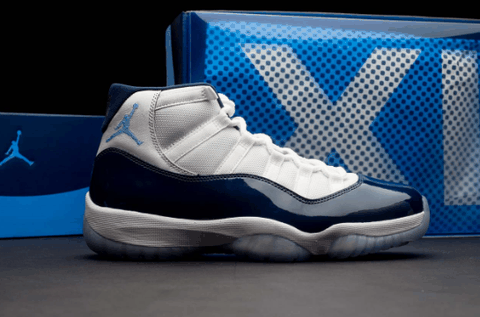  抽屉式鞋盒 一览潮牌信息 精致的鞋面 侧帮 后跟（AJ 11 UNC开箱图 Air Jordan 11 “UNC”怎么样）