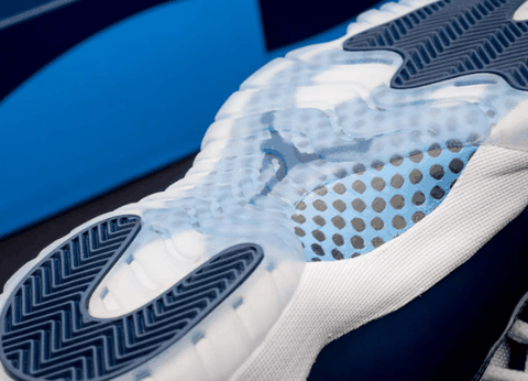  抽屉式鞋盒 一览潮牌信息 精致的鞋面 侧帮 后跟（AJ 11 UNC开箱图 Air Jordan 11 “UNC”怎么样）