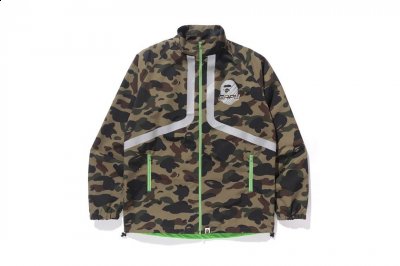 全新发布的BAPE DIRTRACE系列将为您带来完美独特的潮流体验！潮牌资讯感兴趣的小伙伴们快来了解一下吧！ BAPE DIRTRACE系列怎么样 BAPE日前从BMX汲取灵感（BAPE DIRTRACE系列怎么样 BAPE最新鲨鱼外套多少钱）
