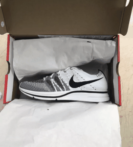 新款Flyknit Trainer延续与潮牌信息元年款如出一辙的设计工艺（Nike Flyknit Trainer静态开箱 Nike Flyknit Trainer值得买吗）