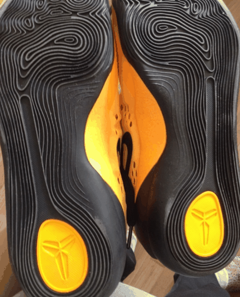 Kobe9 EM这款鞋怎么样 Kobe9 EM深度赏析