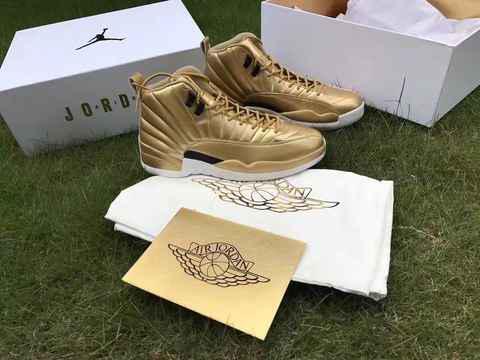  Air Jordan 12 GS “Valentines Da潮牌汇潮牌网y” 粉色是历年情人节配色的习俗之一（AJ12有哪些配色 AJ12开箱鉴赏）