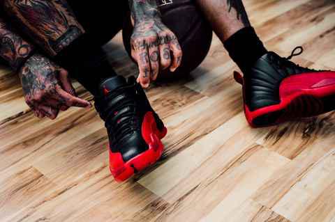  Air Jordan 12 GS “Valentines Da潮牌汇潮牌网y” 粉色是历年情人节配色的习俗之一（AJ12有哪些配色 AJ12开箱鉴赏）