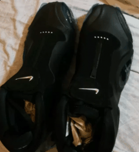 五点银色alpha标和黑色潮牌品牌麂皮搭配和触感都无敌好（NIKE风四(air ultraposite)开箱鉴赏 耐克风4和前三代对比测评）
