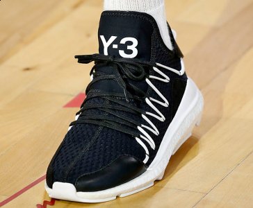并延续了 Y-3 品牌独有潮牌汇潮牌网的未来机能风范设计风格（Y-3 18春夏系列是什么样子 Y-3 18春夏系列在哪里买）