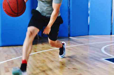 库里4代战靴打球怎么样 安德玛curry4球鞋外场实战测评