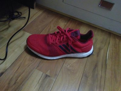  st鞋面编制的技术上也潮牌商城加入了和鞋头一样的胶印熨烫（Ultra Boost st实战测评 ultra boost st和ultra boos有什么区别）
