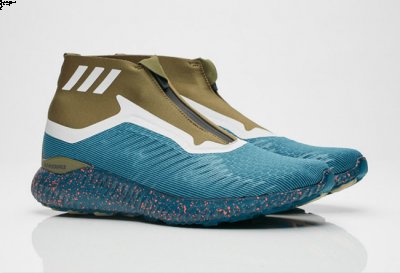 为了适合秋冬潮牌信息季节的穿着（Alpha Bounce Zip开箱图 中帮版Alpha Bounce实物开箱赏析）