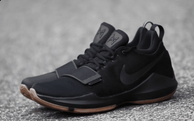 展示出了一股独潮牌商城一无二的别样体验（Nike PG 1黑生胶多少钱 Nike PG 1“Black Gum”怎么样 值得买吗）