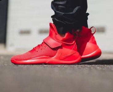 在色彩的潮牌汇潮牌网搭配上（nike kwazi有什么科技 nike kwazi怎么样）