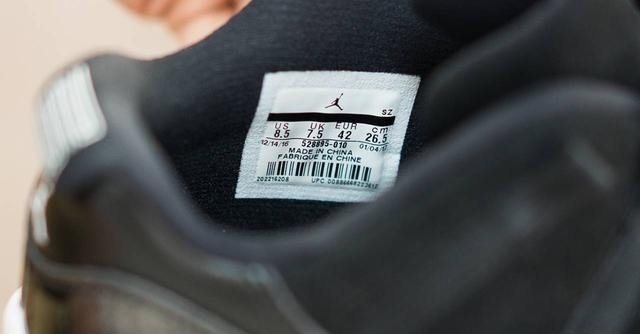 如同大理石般的银潮牌信息色元素透在漆皮上（ AIR JORDAN 11 伯爵开箱测评 aj11伯爵怎么样）