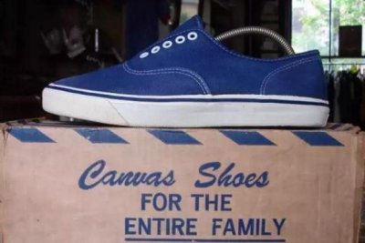  Vans Authentic多少钱 Van潮牌品牌s Authentic正品价格在200到600左右（Vans Authentic好看吗 Vans Authentic多少钱）