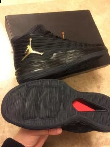 一个是“潮牌品牌0”支撑效果（安东尼Melo13开箱测评 jordan melo13测评）