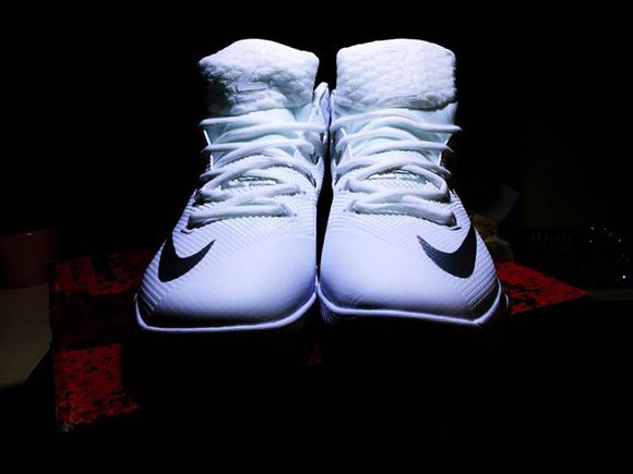 詹姆斯使节9怎么样 Nike詹姆斯使节9上脚图
