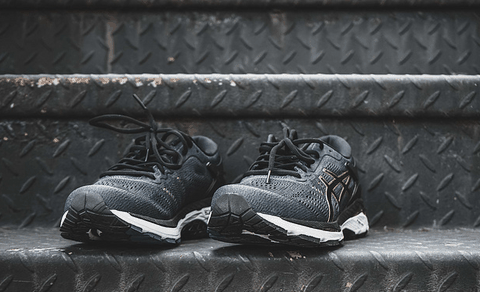 亚瑟士KAYANO 24跑鞋怎么样 ASICS KAYANO 24跑步实战测评