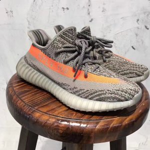 加上yeezy系列本身潮牌资讯的影响力和“限量”（yeezy 350 v2多少钱 yeezy 350 v2价格）