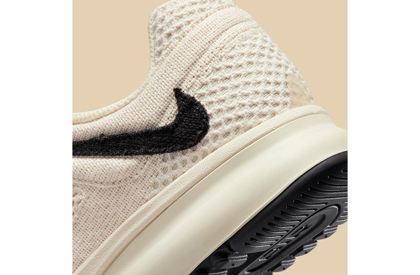 聚氨酯依旧取代潮牌了全掌气垫设计（Stussy x 耐克全新联名 Air Max 2015 鞋款曝光）