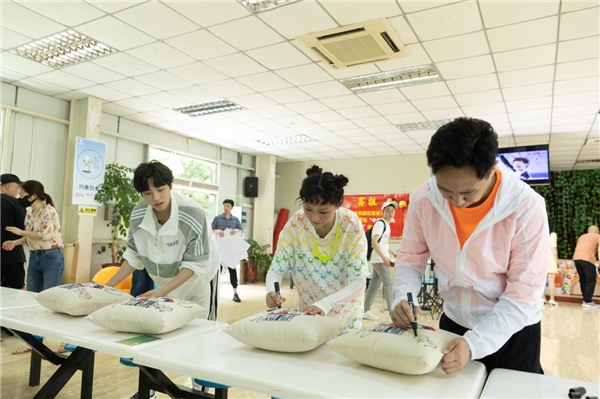 多果肤儿童洗护助力深潮牌资讯圳卫视《最强小孩》厦门开机（多果肤儿童洗护助力深圳卫视《最强小孩》厦门开机）