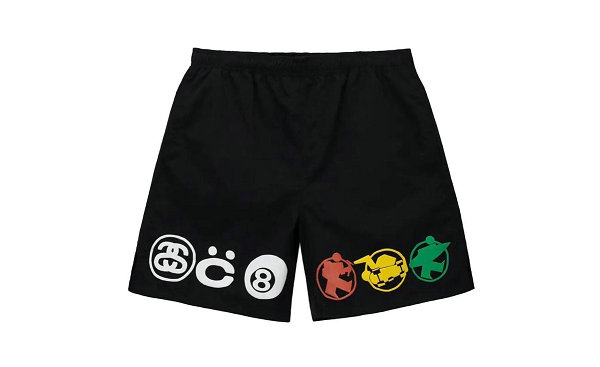 该系列启用了 CPFM 标志性的仙潮牌人掌植物图形与经典 Stüssy logo 融合出镜（斯图西 x CPFM 2022 夏季联乘系列明日发售）