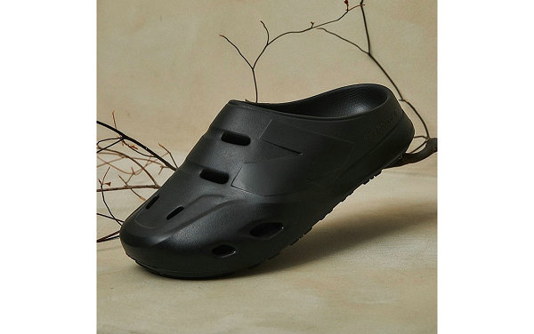  潮牌汇潮潮牌信息牌汇获悉（New Balance Clog 洞洞鞋系列上架，简约而日常）