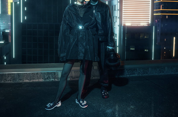  最近 Cro潮牌cs 动作不断（Crocs x mastermind JAPAN 全新联名 Clog 鞋款释出）