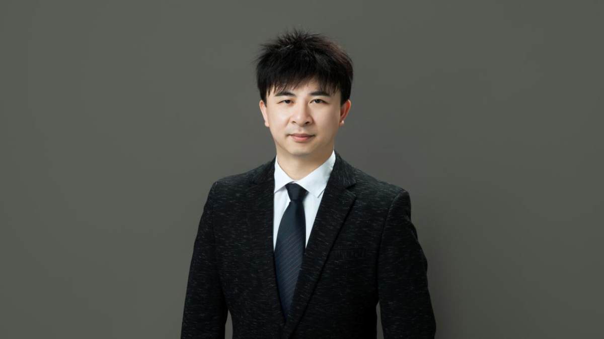 歌手杨旭勇与悠琴联合推出潮牌商城原创歌曲《悠琴依旧》《鲜花坑》（歌手杨旭勇与悠琴联合推出原创歌曲《悠琴依旧》《鲜花坑》）