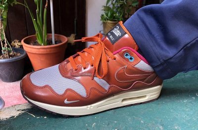 网眼、皮革材潮牌品牌质拼接打造鞋身（Patta x 耐克全新联名 Air Max 1“Orange Blaze”配色鞋款曝光）