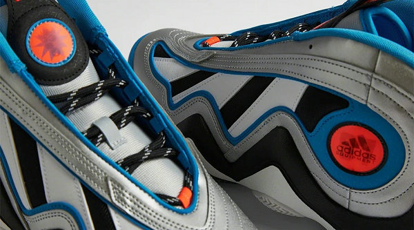 近期 Adidas 也将 Crazy 97 EQT 鞋款经潮牌汇潮牌网典配色“All-Star”带回并揭晓了上架日期（阿迪达斯 Crazy 97 EQT 全新“All-Star”配色鞋款亮相）