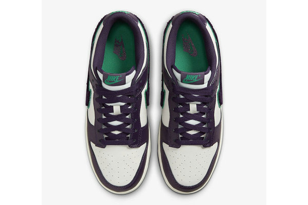 同时侧边对钩则潮牌商城有绿色包边细节（耐克 Dunk Low 全新“Chenille Swoosh”配色鞋款公布）