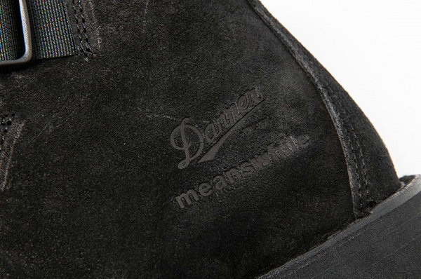 此番 Meanswhile 选取了 潮牌汇潮牌网Danner Mountain Light 鞋型进行重塑（Danner x Meanswhile 全新联名 Harness 登山靴系列上市）