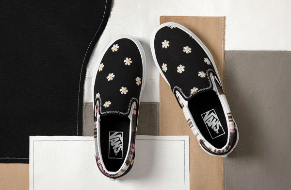 请关注 Vans 品潮牌信息牌官网及网店 （Vans 全新格纹缀花拼接胶囊鞋款系列释出，复古氛围）