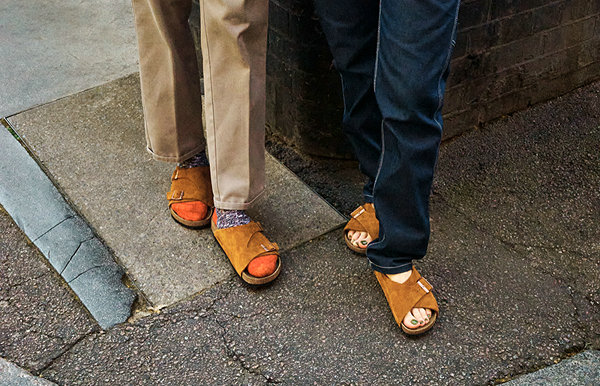 这一季的设计灵感潮牌汇潮牌网店源于当地社区街头（Birkenstock 勃肯 2022 秋冬广告大片释出）