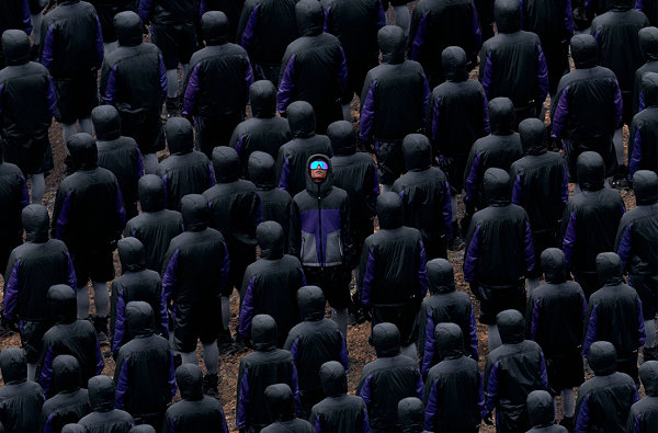  蒙口特别设立的性能支线 MONCLER GRENO潮牌品牌BLE 日前也公布了全新一季的秋冬单品以及造型 Lookbook（MONCLER GRENOBLE 2022 秋冬系列 Lookbook 赏析）