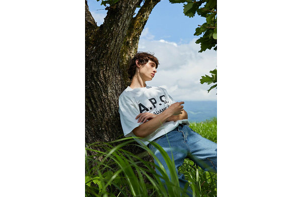 法国时尚 A.P.C. 与潮牌商城鳄鱼的联名堪称惊艳（A.P.C. x ÉDIFICE 全新合作定制牛仔裤系列上市）