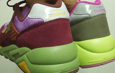 这一次 Stray Rats 依旧以自身擅长潮牌商城的明亮鲜艳色调注入 New Balance MT580 鞋身（新百伦 x Stray Rats 全新联乘 MT580 鞋款系列抢先预览）