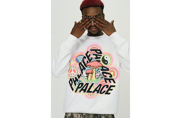 另外还有色调鲜艳潮牌的几何图案赛车夹克（Palace 2022 秋冬系列 Lookbook 赏析，复古运动风）