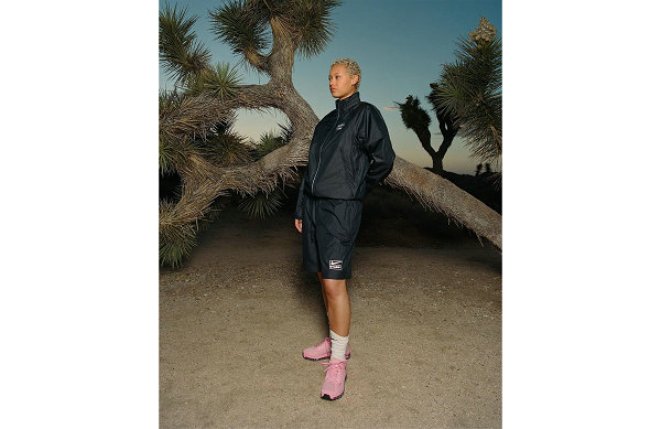 这边美潮老炮 Stussy 与耐克最新一潮牌汇潮牌网店季的联名鞋款 Air Max 2013 也终于有了发售信息（Stussy x 耐克全新联名 Air Max 2013 鞋款及服饰系列公布）