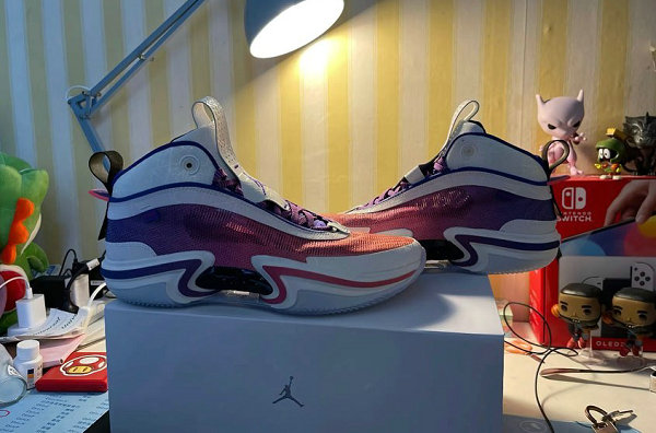 近期 Jordan Brand 官方又将号称潮牌信息最美配色的“Paris”移植到 AJ36 之上（巴黎 Air Jordan 36“Paris”配色鞋款实物曝光）
