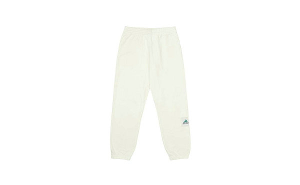  上月末刚刚展潮牌示了 2022FW 型录（Palace x 阿迪达斯全新联系 EQT 系列释出，经典归来）
