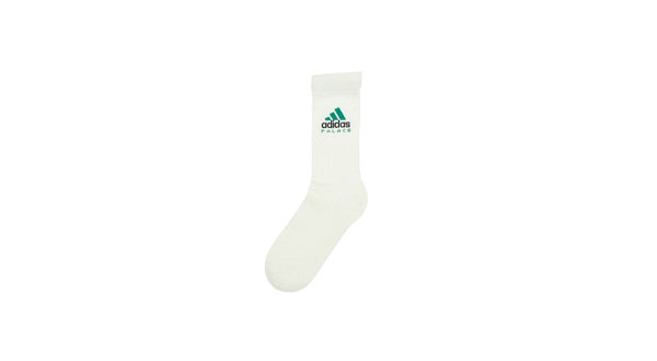  上月末刚刚展潮牌示了 2022FW 型录（Palace x 阿迪达斯全新联系 EQT 系列释出，经典归来）