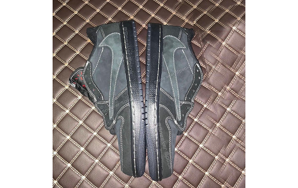  潮牌汇潮潮牌汇潮牌网牌汇获悉（倒钩 5.0 AJ1 Low“Black Phantom”鞋款实物曝光）