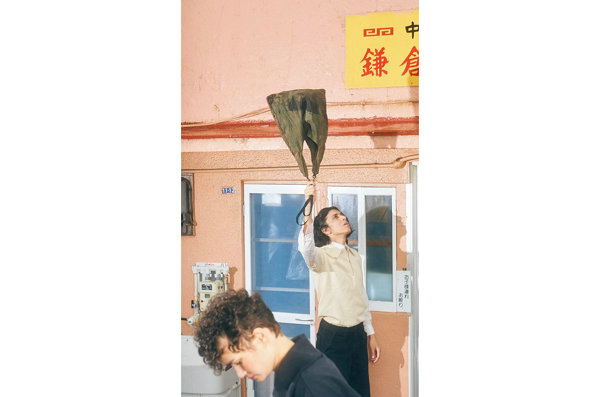 基本延续了 BE潮牌资讯AMS 崇尚的实用主义（BEAMS x Slow 全新联乘包袋系列出炉，实用主义）