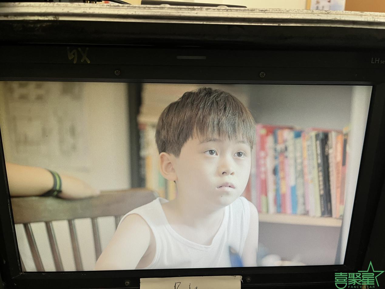 喜聚星旗下签约儿童演员吴培潮牌郡受邀参与短片《我的探长爸爸》拍摄（喜聚星旗下签约儿童演员吴培郡受邀参与短片《我的探长爸爸》拍摄）