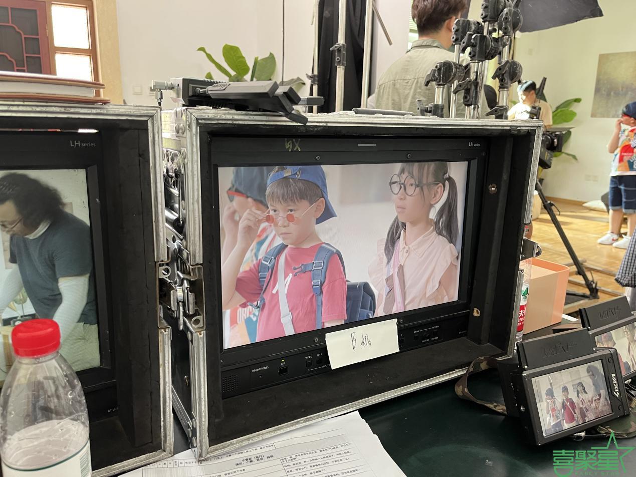 喜聚星旗下签约儿童演员吴培潮牌郡受邀参与短片《我的探长爸爸》拍摄（喜聚星旗下签约儿童演员吴培郡受邀参与短片《我的探长爸爸》拍摄）