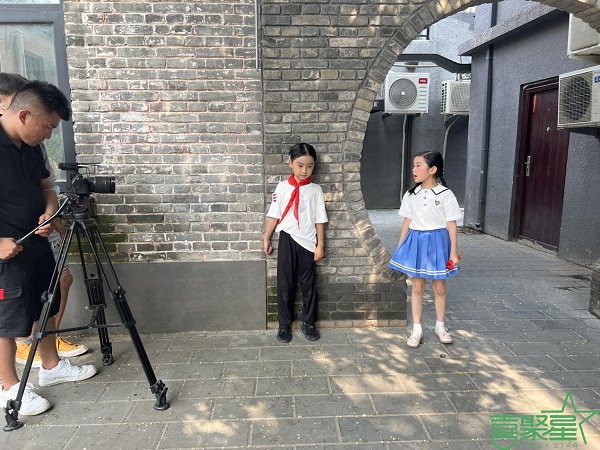 喜聚星旗下签约儿童演员潮牌汇潮牌网店闵栎安受邀参与经典短剧拍摄（喜聚星旗下签约儿童演员闵栎安受邀参与经典短剧拍摄）