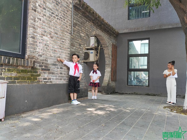 对于自己要求潮牌非常的严格（喜聚星旗下签约儿童演员谈佳宇受邀参与经典短剧拍摄）